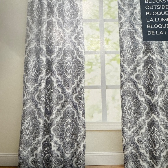 4- Style Selections “Harland” Back Tab Blackout panel - Picture 2 of 3